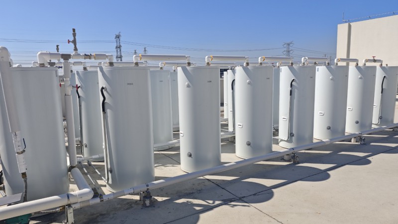 廣東佛山鑫匯科生產(chǎn)研發(fā)基地空氣能級聯(lián)清潔熱水項目